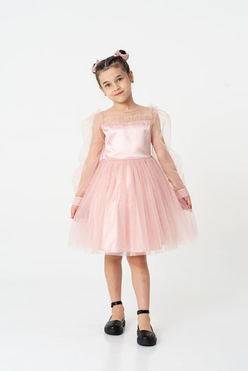 Elegant dress with a voluminous skirt in dusty pink